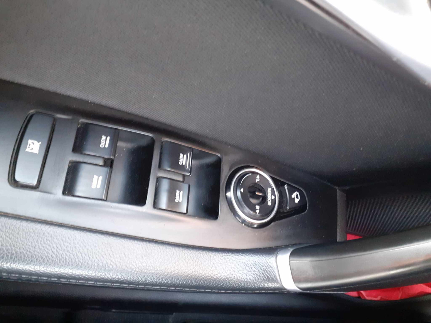 Cumpara/ Vinde online Hyundai i40 2013 SH, la cel mai bun pret pentru tine!