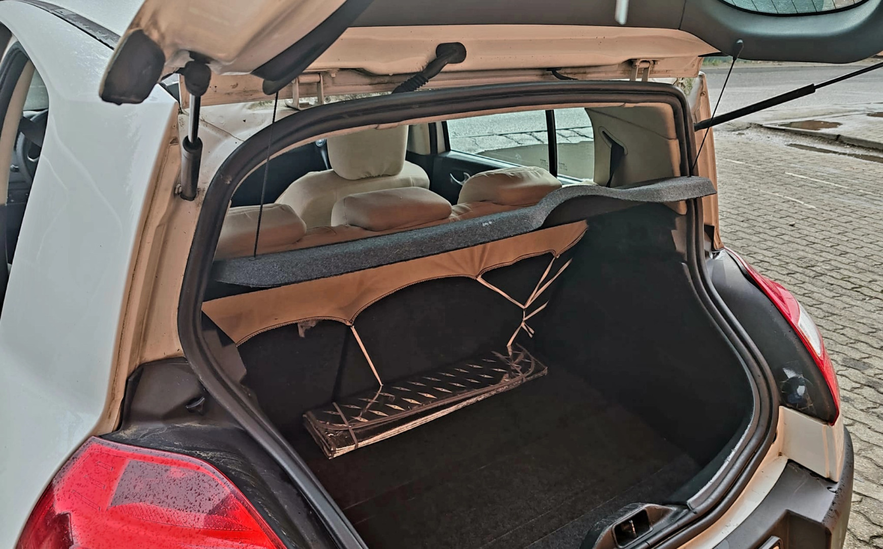 Cumpara/ Vinde online Renault  Megane 2007 SH, la cel mai bun pret pentru tine!