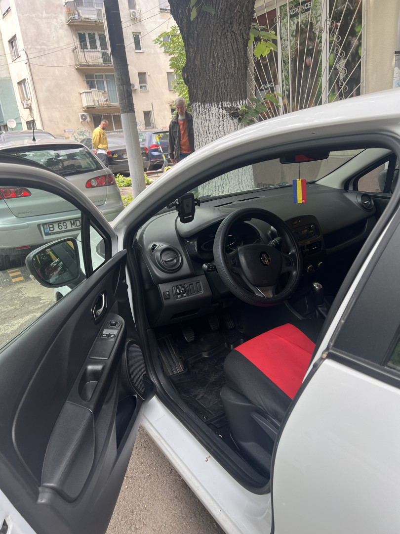 Cumpara/ Vinde online Renault  Clio 2016 SH, la cel mai bun pret pentru tine!