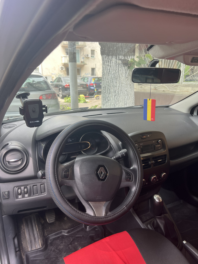 Cumpara/ Vinde online Renault  Clio 2016 SH, la cel mai bun pret pentru tine!